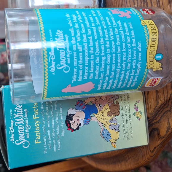 Collectible Snow White & The 7 Dwarfs 1994 Disney Glass/Cup - Picture 7 of 7